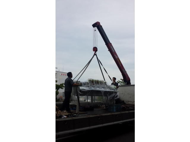 TMAR-KCは4ｔトラックで輸送